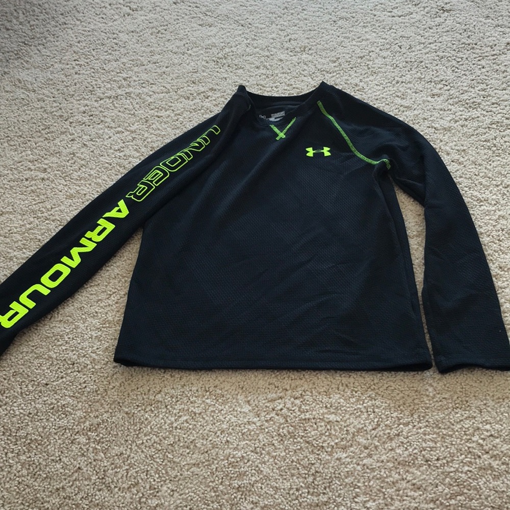 UA shirt loose fit